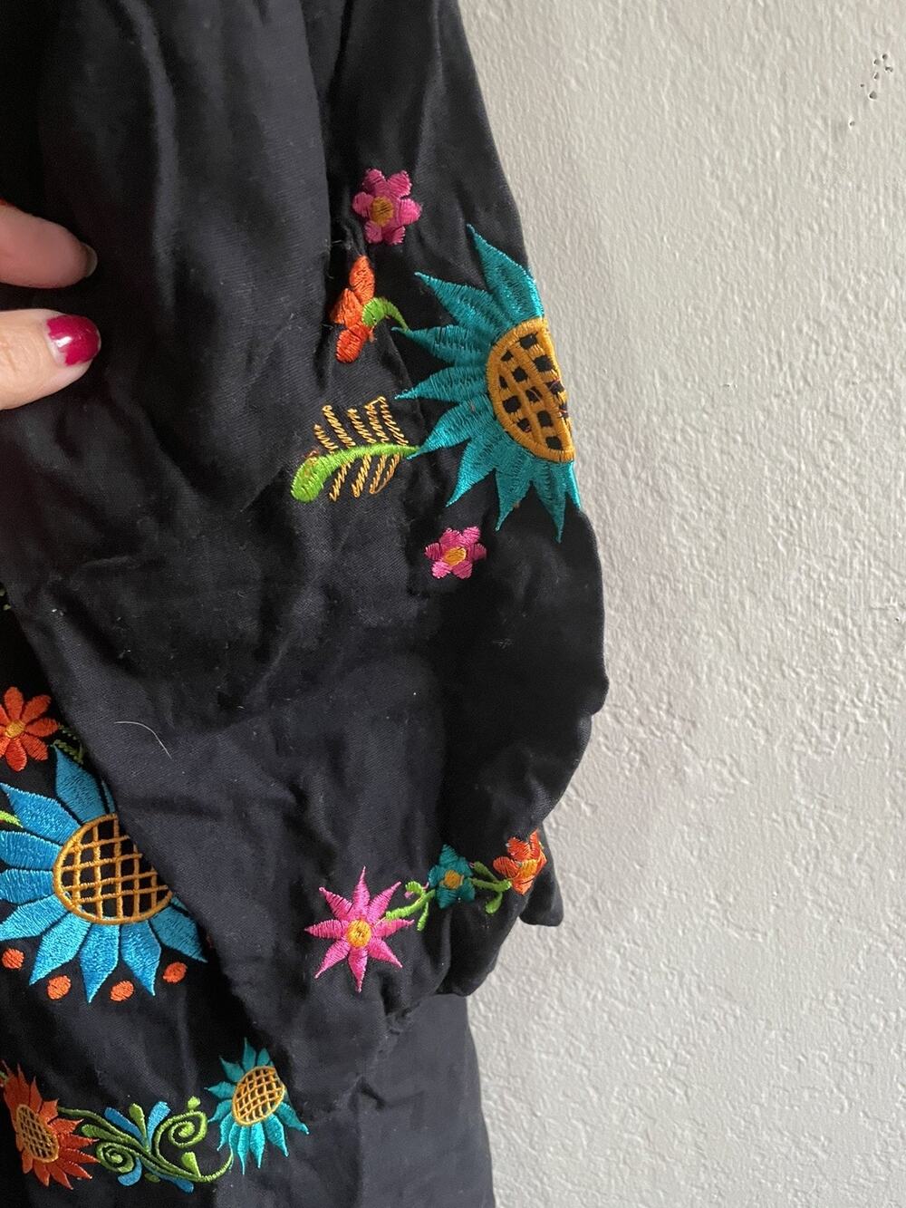 Mexican Style Vintage Embroidered blouse xl